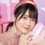 日向坂46がピンクのドレス姿に！「本命チョコを渡すからオシャレしたくて！」